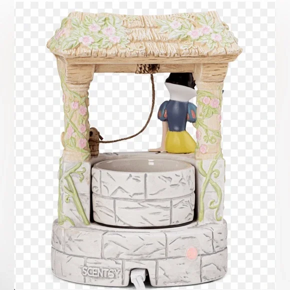 SCENTSY SNOW WHITE WARMER AND WAX
